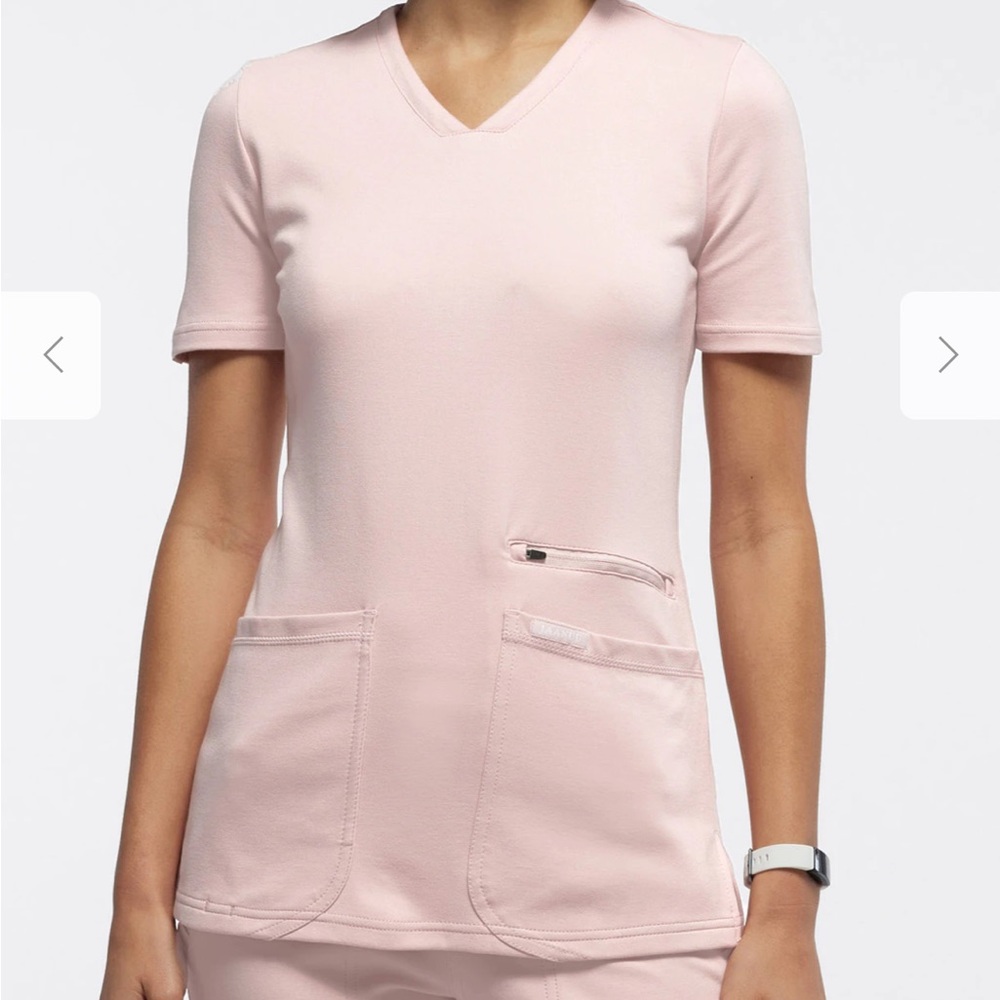 Light pink jannuu scrubs